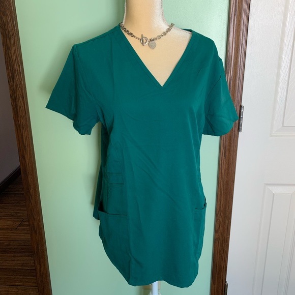 XL scrub set, are greys anatomy. - Picture 1 of 2